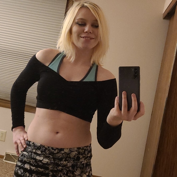 SHEIN Tops - Like new long sleeve crop top